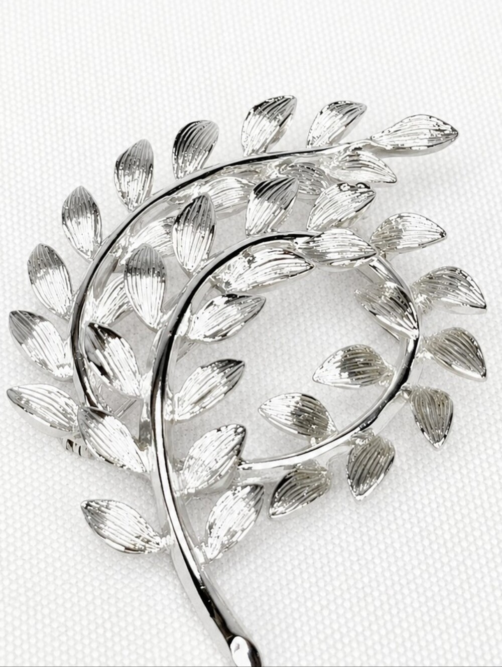 🍃 Silver Tone Leaf Branch Brooch Pin | Nature Inspired Botanical Statement